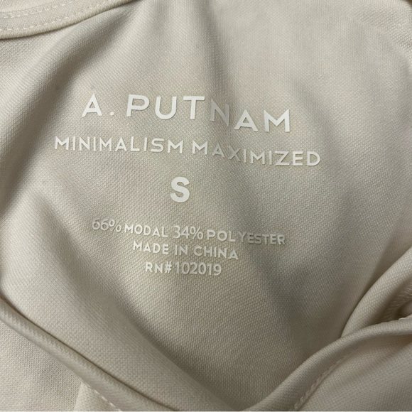 A.PUTNAM Minimalist Long Sleeve Keyhole Top - Picture 15 of 15